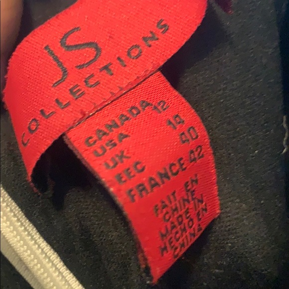 Escort dress - Picture 3 of 3